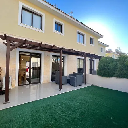 Сasa de vacaciones Kapparis Town House
