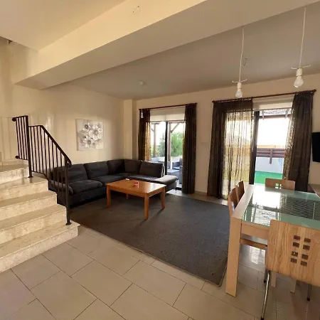 Дом отдыха Kapparis Town House