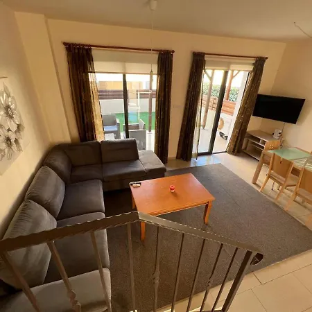 Сasa de vacaciones Kapparis Town House *